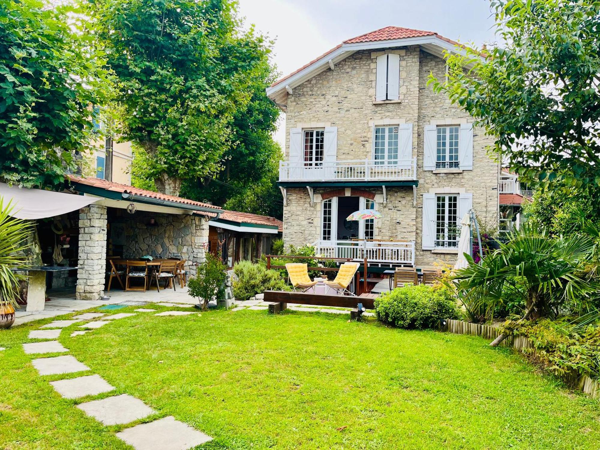 Villa Ajna Бейонн Экстерьер фото